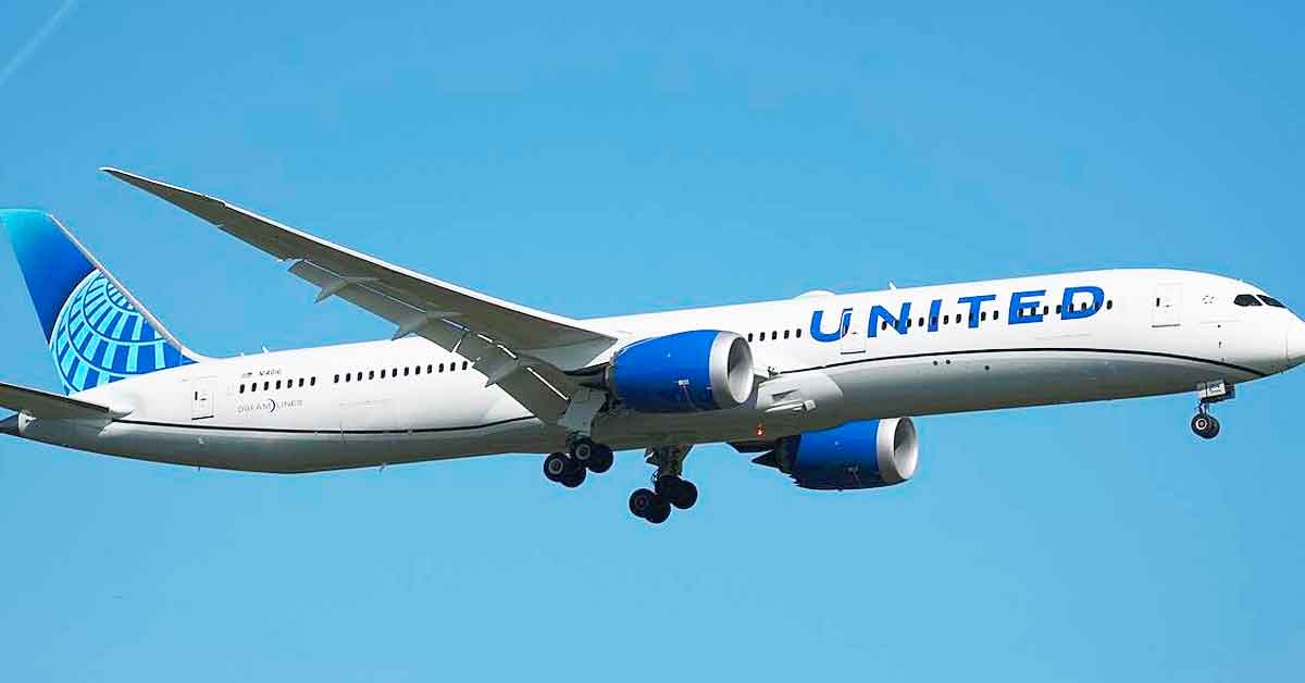 Why Did a United Airlines Boeing 787 Declare Mayday Just After Takeoff?