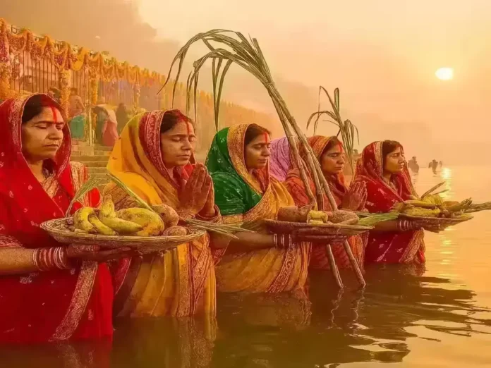 छठ पूजा 2025 Sunrise Ritual छठ पूजा 2025 Sunrise Ritual - Women offering Arghya to Sun God