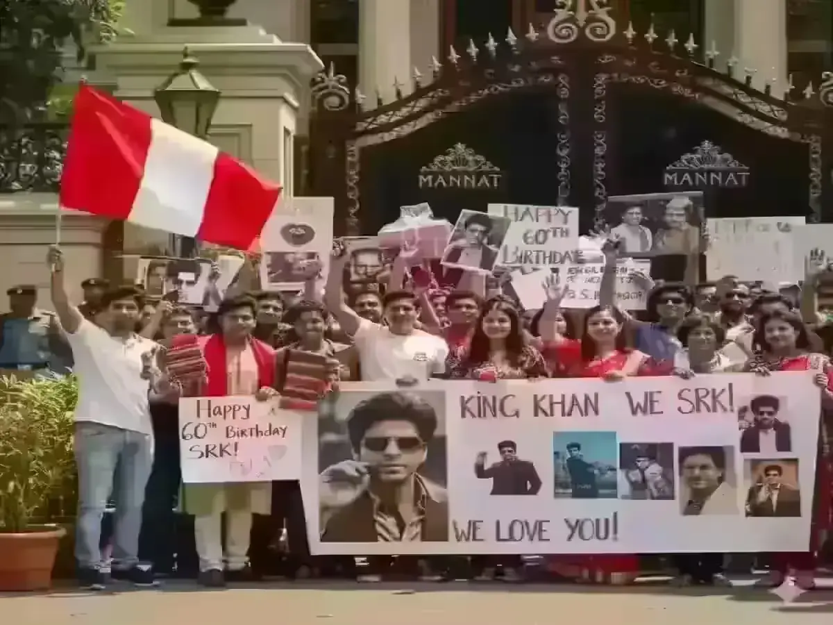 SRK Birthday Update: Shah Rukh Khan’s 60th, Fan Gifts & Alibaug Venue Details Fans from around the world gather for Shah Rukh Khan’s birthday celebration