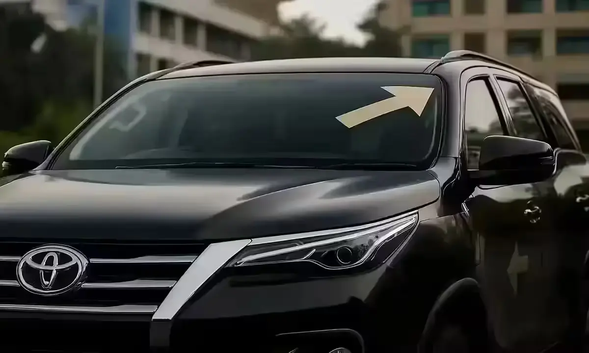 Arrow mark on special status vehicles in India